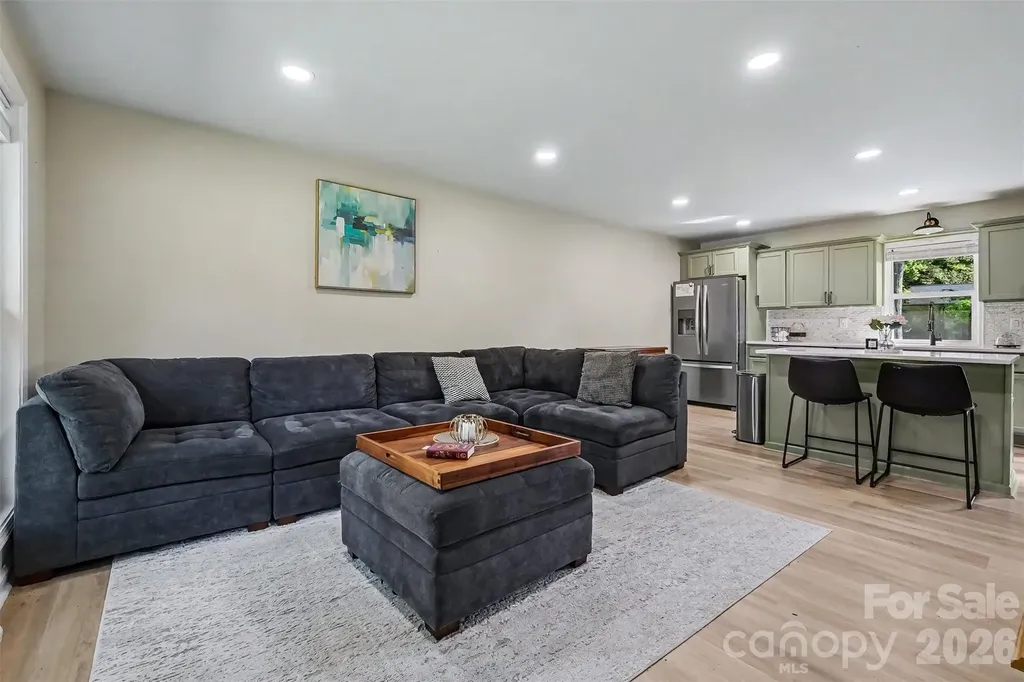 4023 Strangford Avenue Charlotte NC 28215