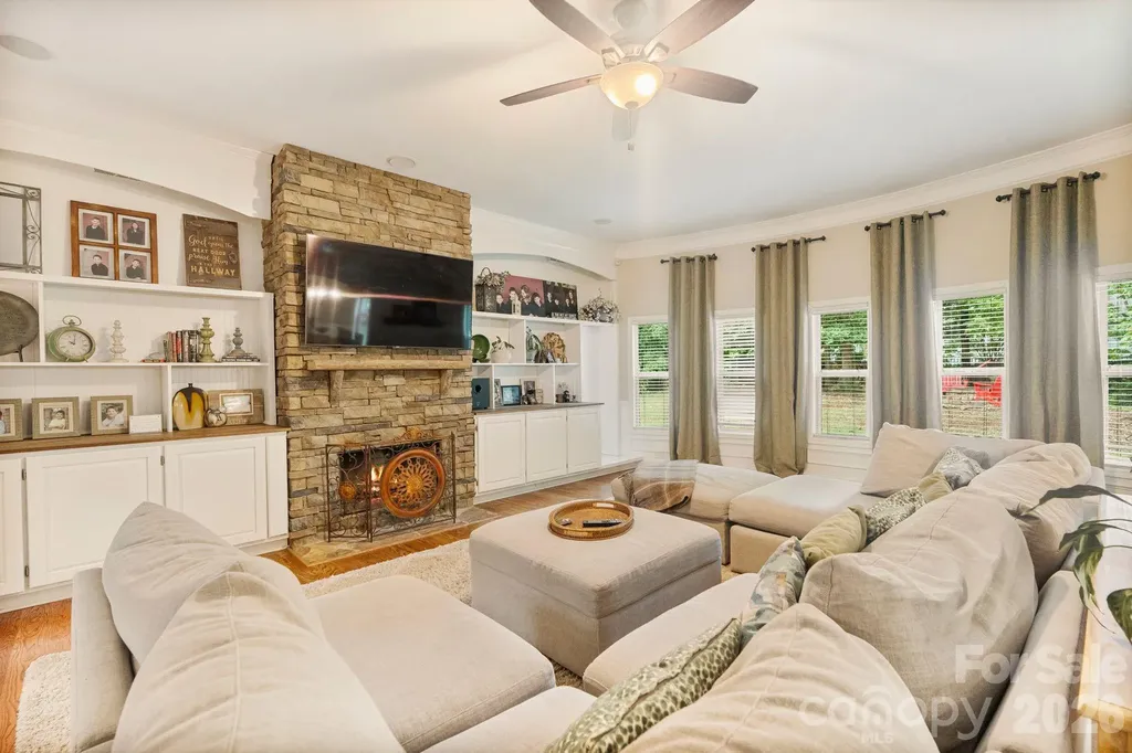 13823 Lawther Road Huntersville NC 28078