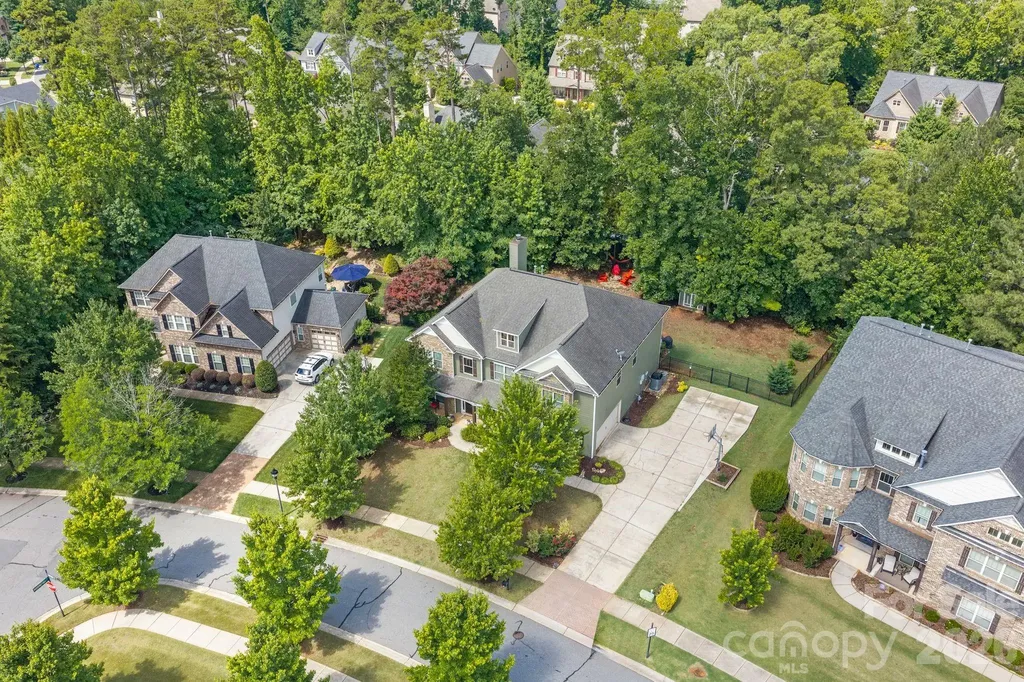 13823 Lawther Road Huntersville NC 28078