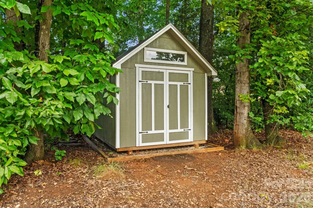 13823 Lawther Road Huntersville NC 28078