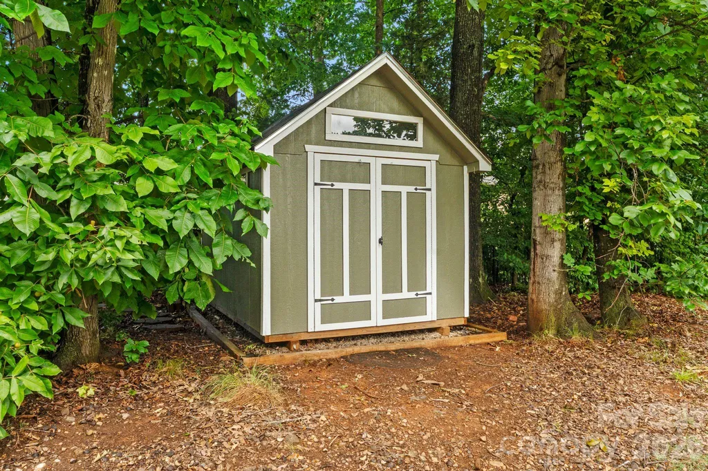 13823 Lawther Road Huntersville NC 28078