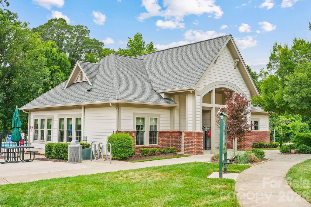 13823 Lawther Road Huntersville NC 28078