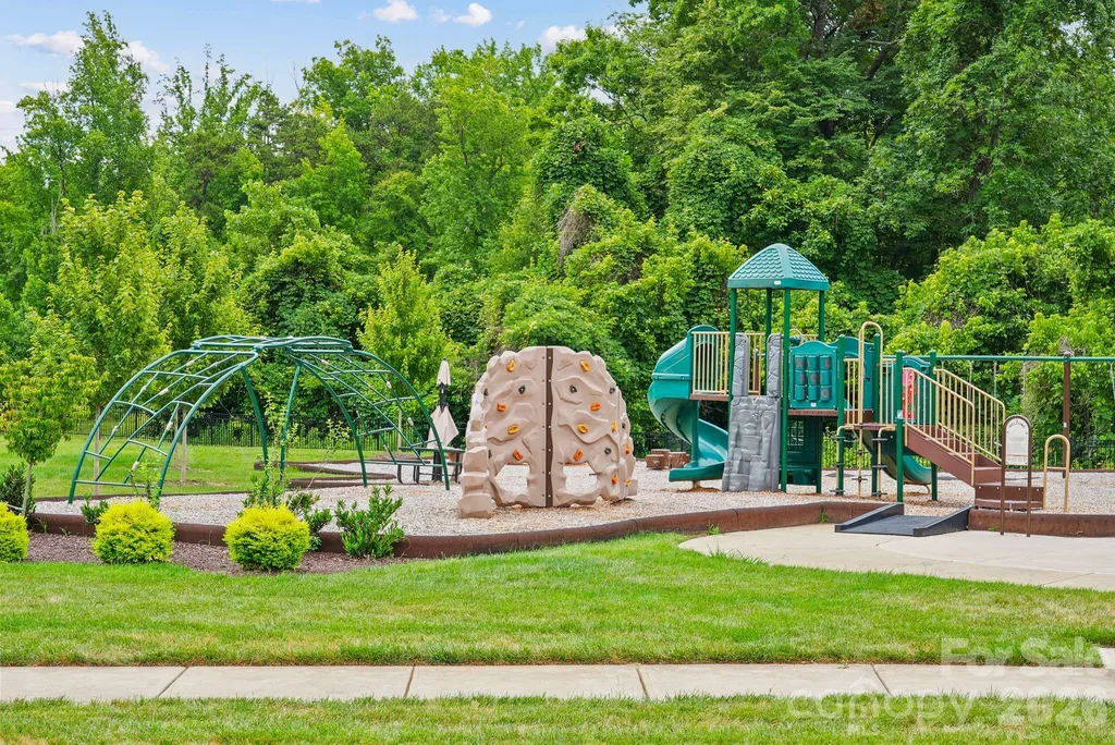 13823 Lawther Road Huntersville NC 28078