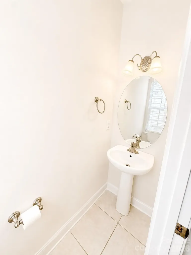 4376 Yoruk Forest Lane Charlotte NC 28211