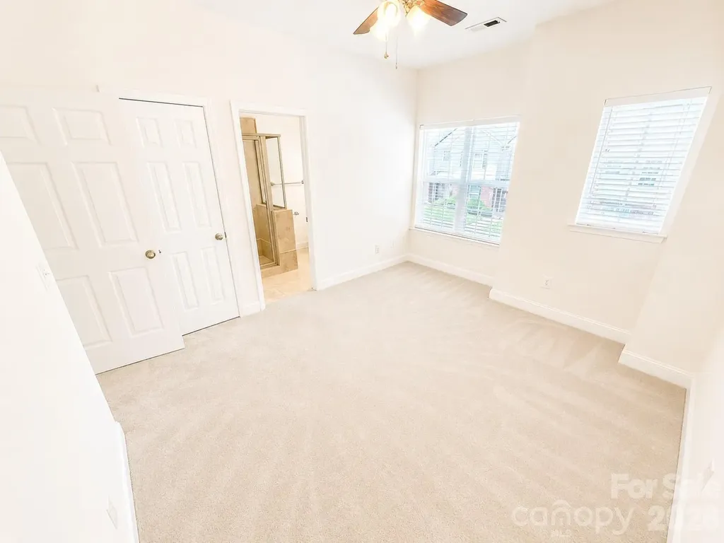 4376 Yoruk Forest Lane Charlotte NC 28211
