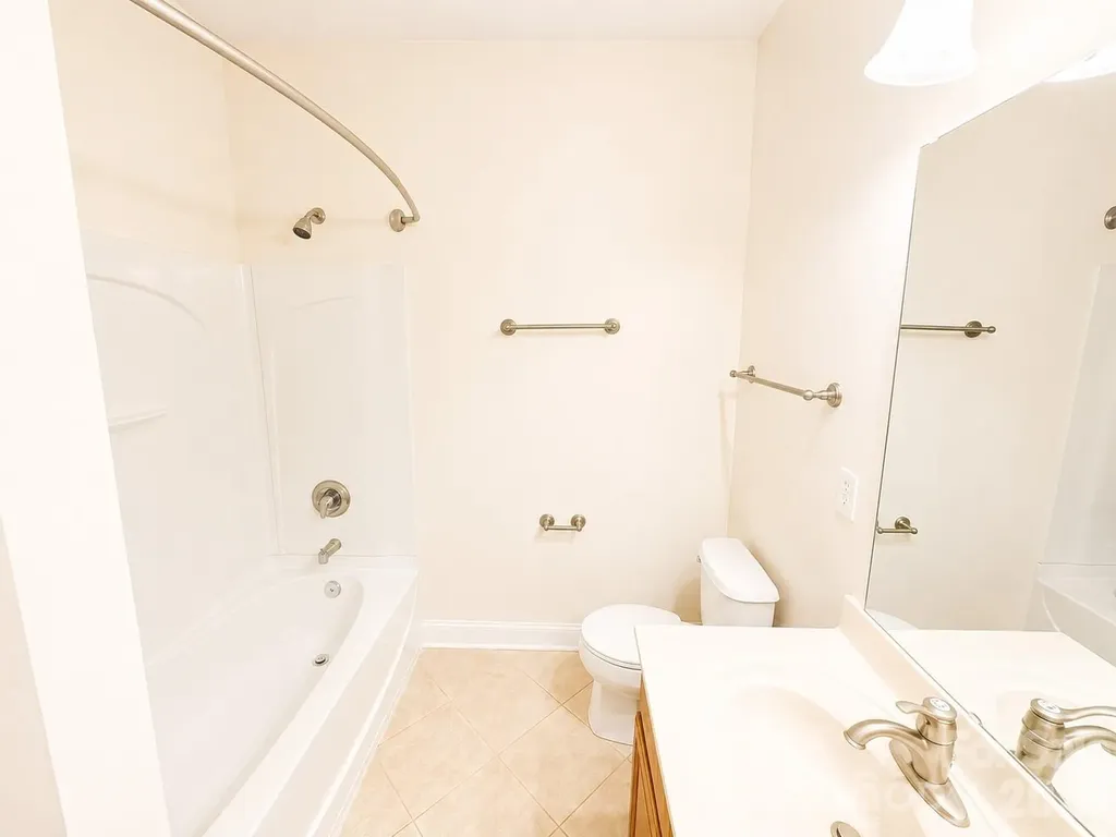 4376 Yoruk Forest Lane Charlotte NC 28211