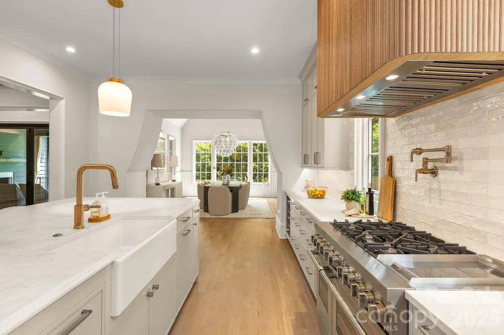 5555 Lansing Drive Charlotte NC 28270