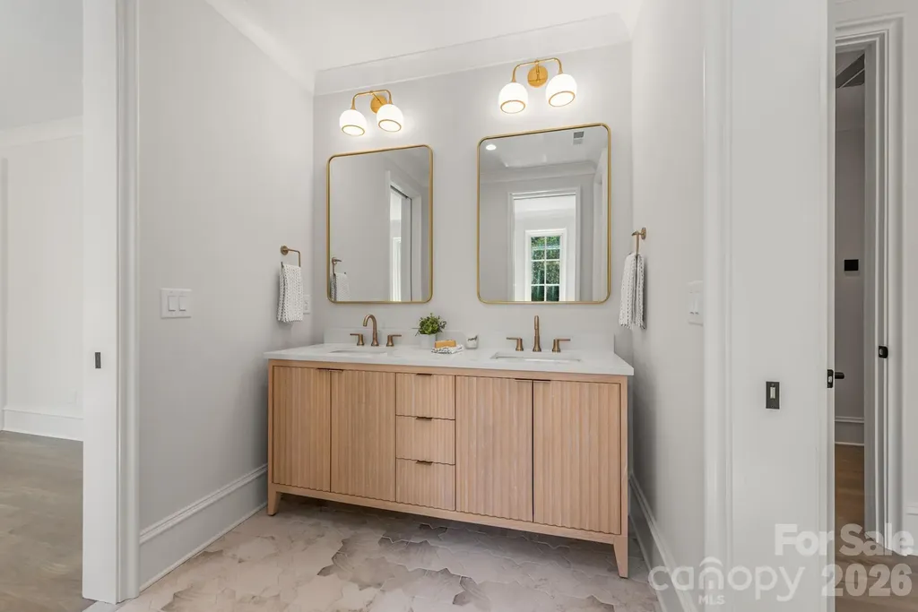 5555 Lansing Drive Charlotte NC 28270