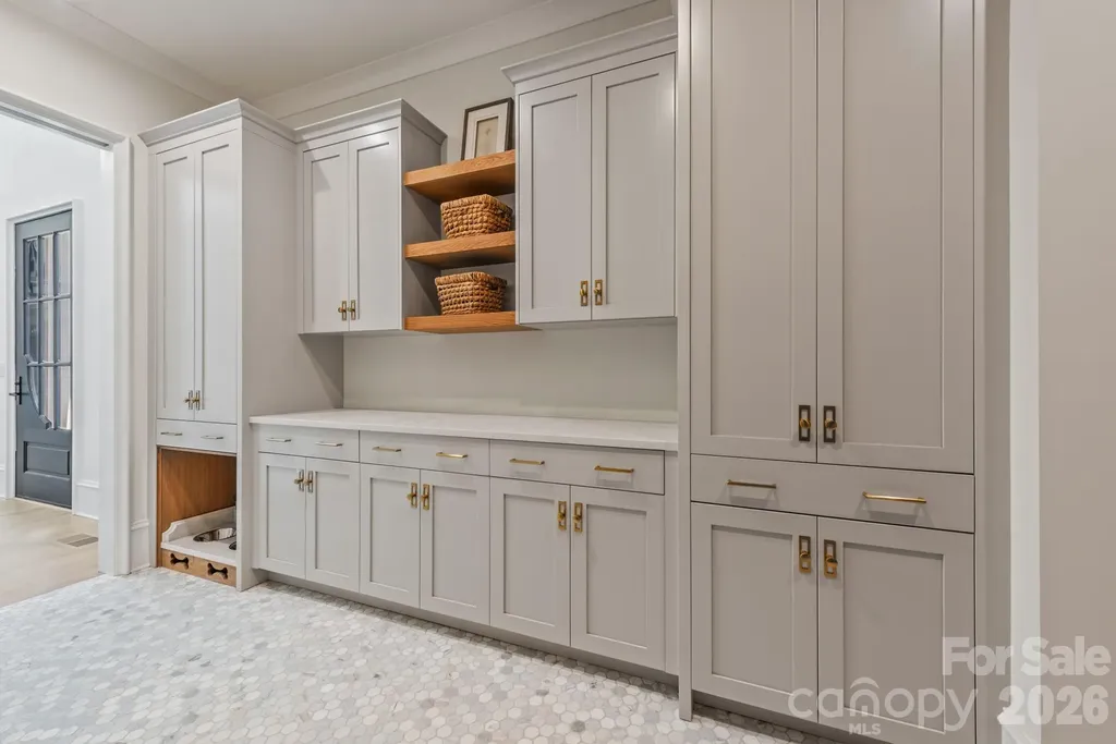 5555 Lansing Drive Charlotte NC 28270