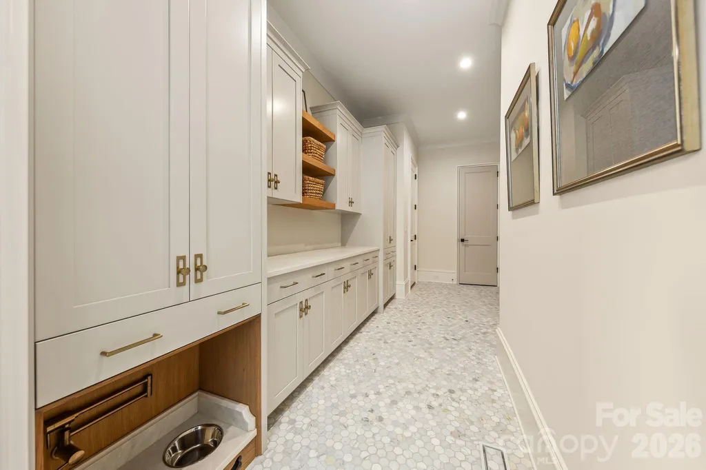 5555 Lansing Drive Charlotte NC 28270