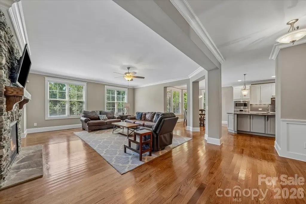 836 Elizabeth Lane Matthews NC 28105