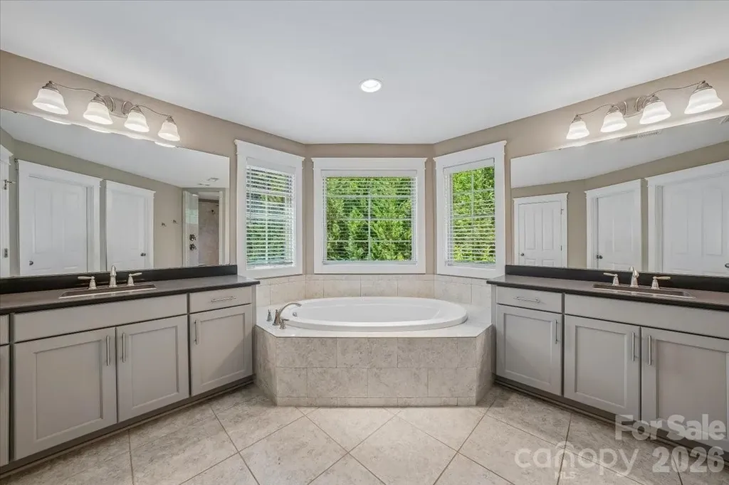 836 Elizabeth Lane Matthews NC 28105