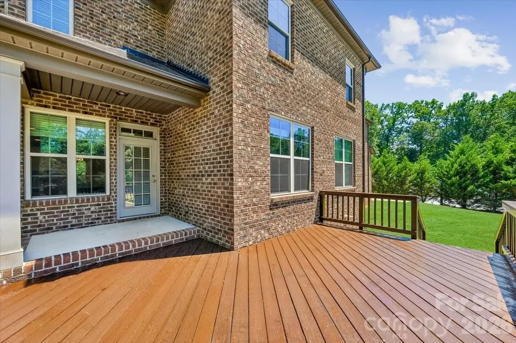 836 Elizabeth Lane Matthews NC 28105