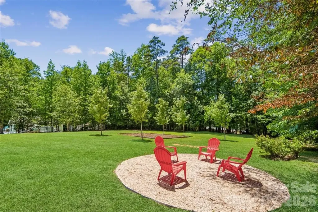 836 Elizabeth Lane Matthews NC 28105