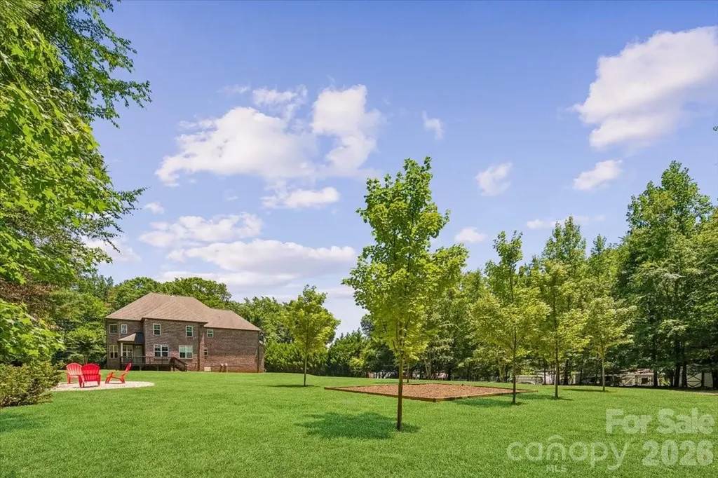 836 Elizabeth Lane Matthews NC 28105
