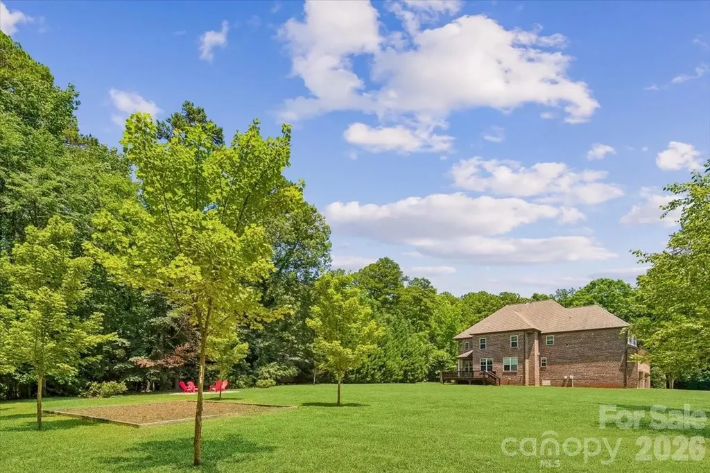 836 Elizabeth Lane Matthews NC 28105