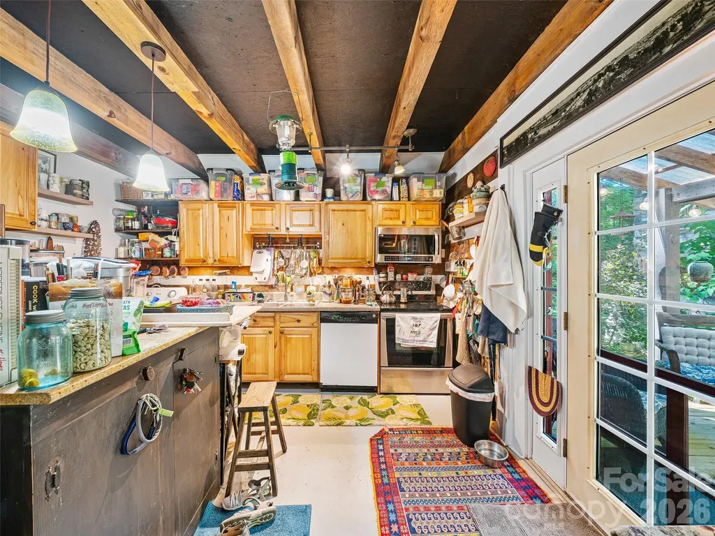 311 Old Sawmill Road Burnsville NC 28714