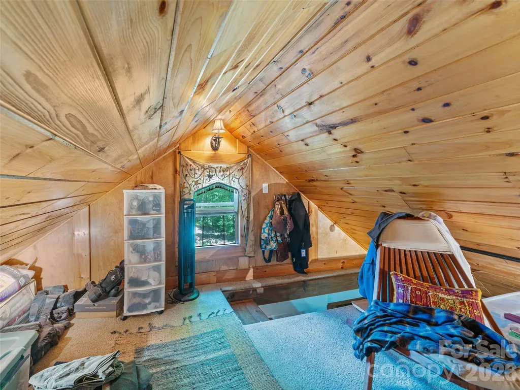 311 Old Sawmill Road Burnsville NC 28714