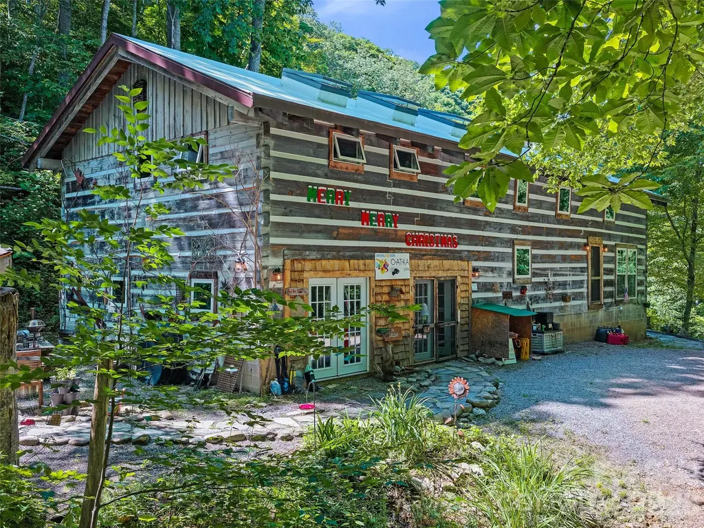 311 Old Sawmill Road Burnsville NC 28714