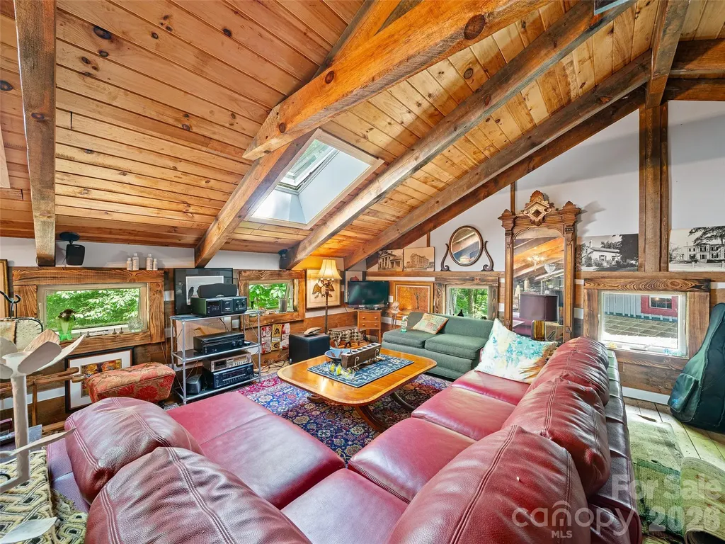 311 Old Sawmill Road Burnsville NC 28714