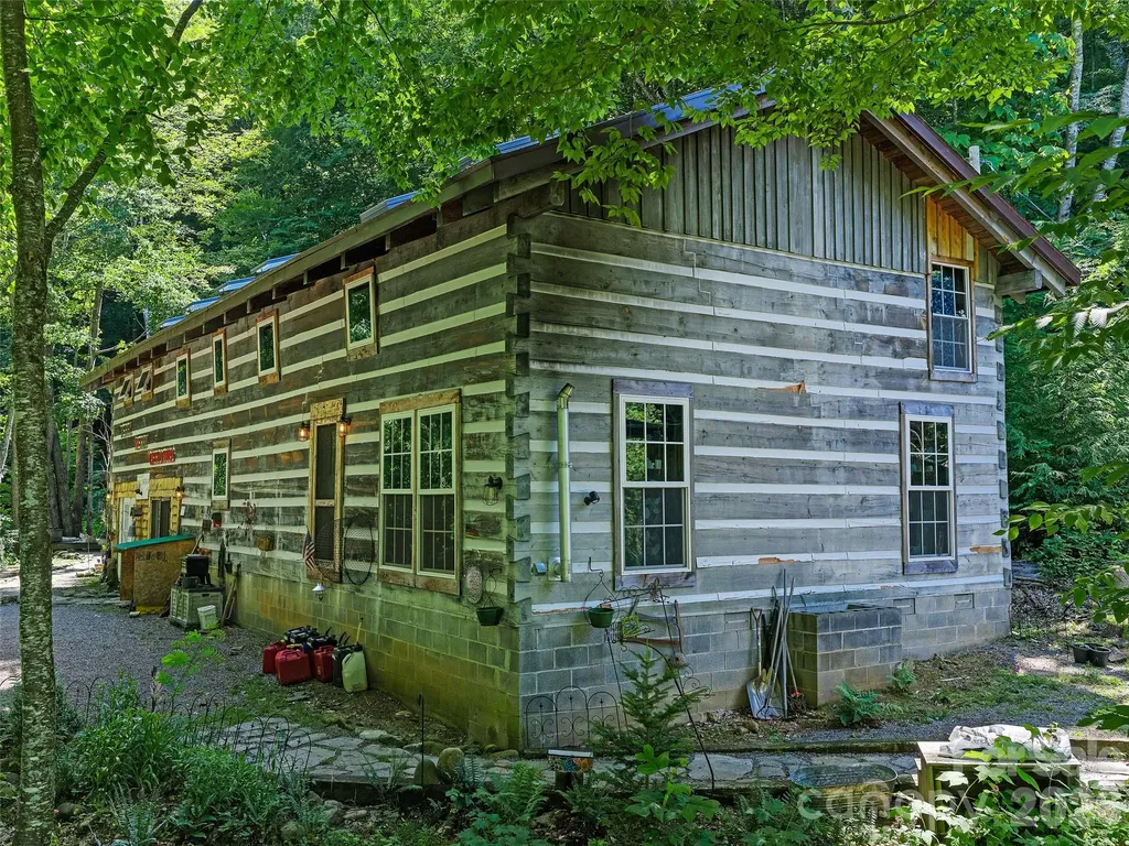 311 Old Sawmill Road Burnsville NC 28714