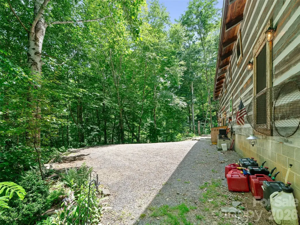 311 Old Sawmill Road Burnsville NC 28714
