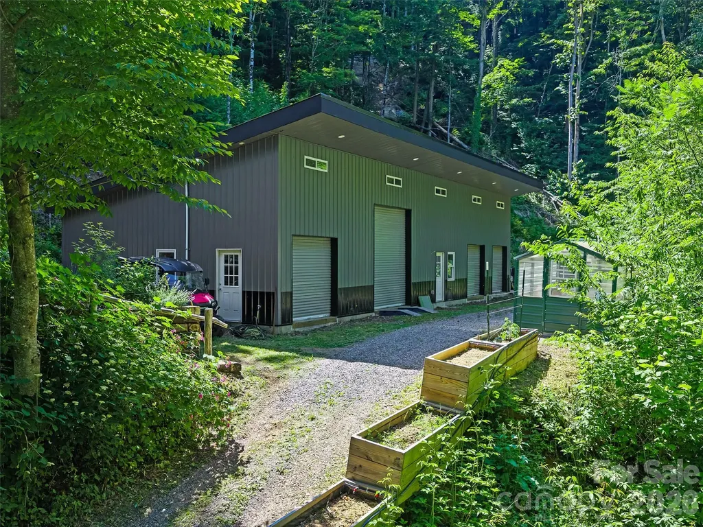 311 Old Sawmill Road Burnsville NC 28714