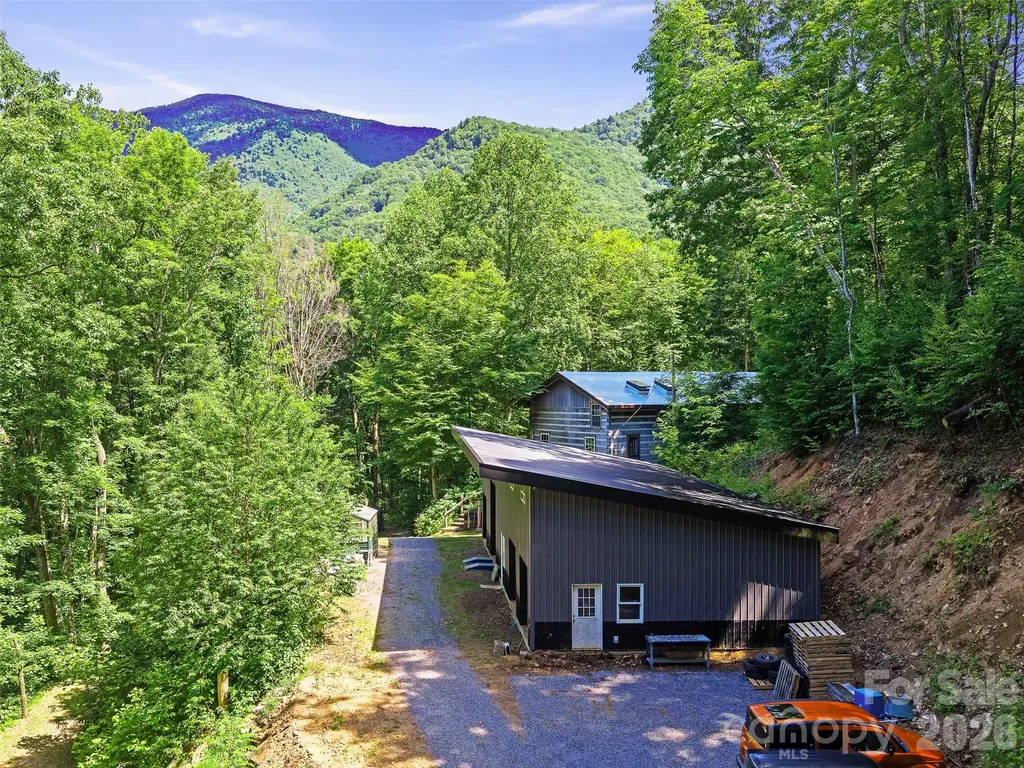 311 Old Sawmill Road Burnsville NC 28714