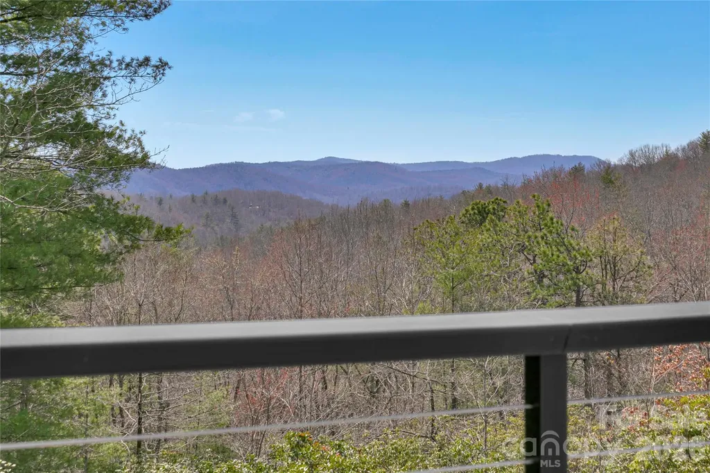 552 Kanasgowa Drive Brevard NC 28712