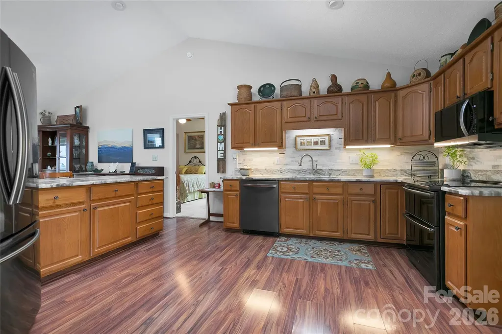 552 Kanasgowa Drive Brevard NC 28712