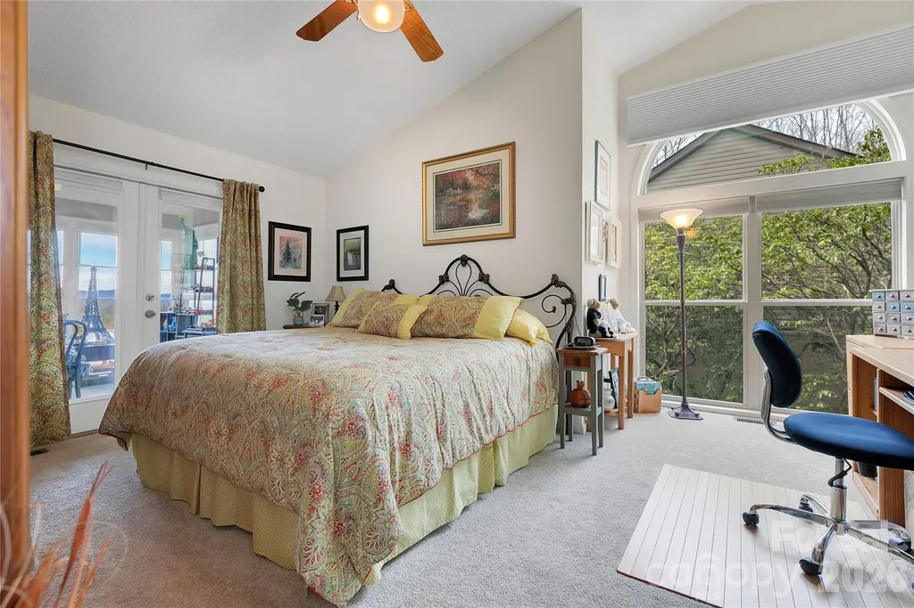 552 Kanasgowa Drive Brevard NC 28712