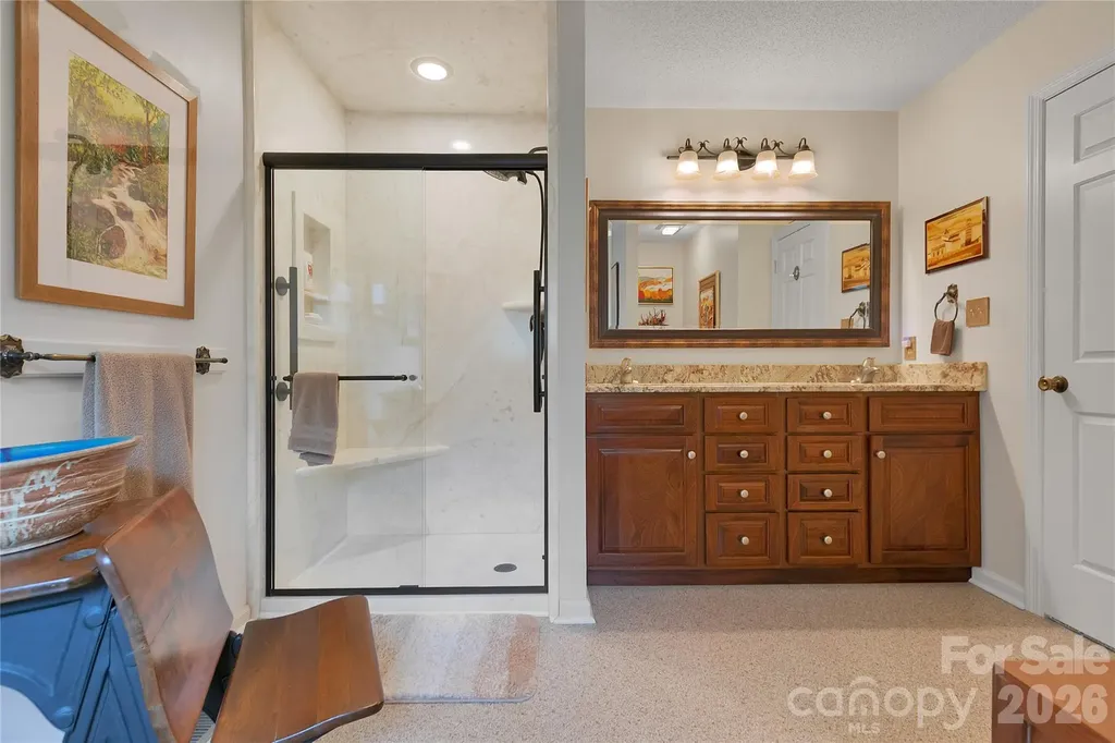 552 Kanasgowa Drive Brevard NC 28712