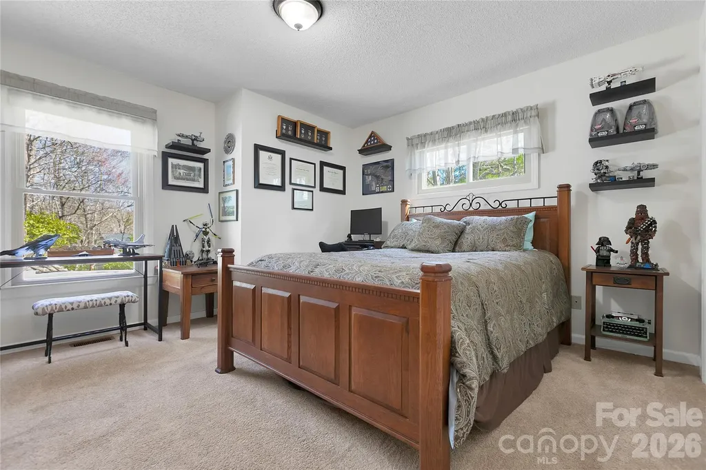 552 Kanasgowa Drive Brevard NC 28712