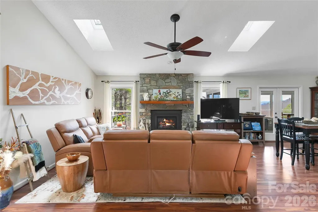 552 Kanasgowa Drive Brevard NC 28712