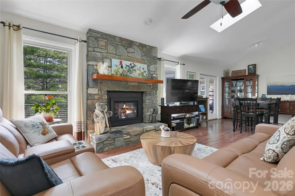 552 Kanasgowa Drive Brevard NC 28712