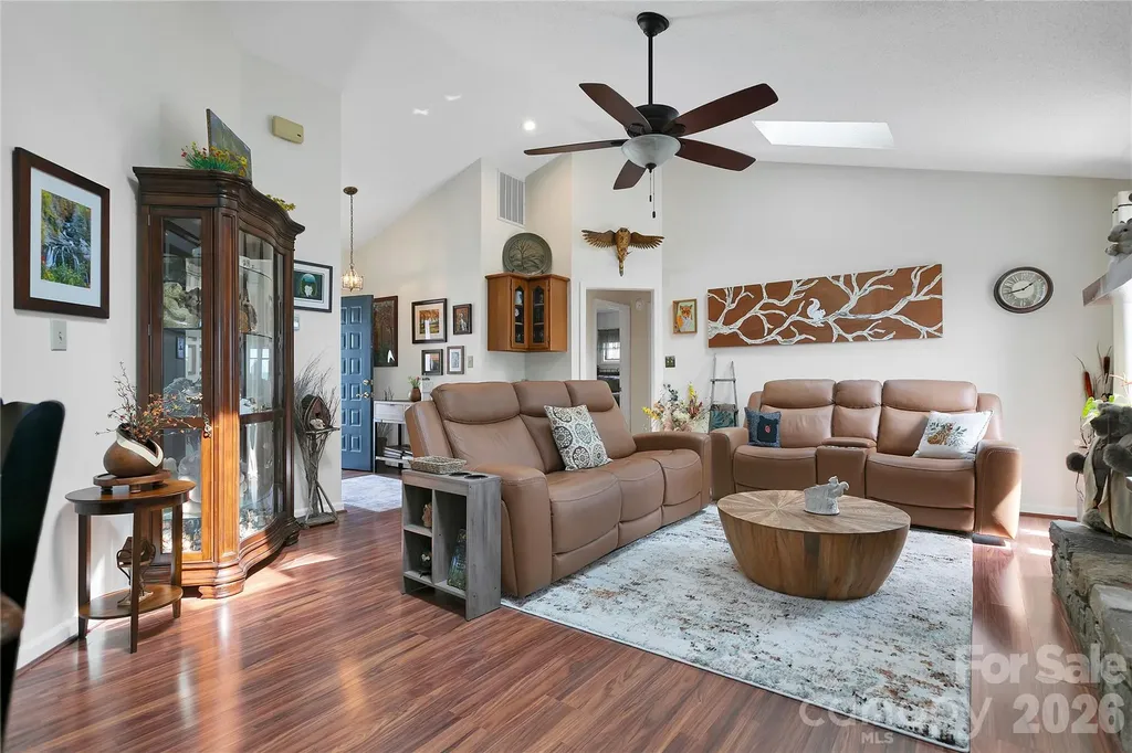 552 Kanasgowa Drive Brevard NC 28712