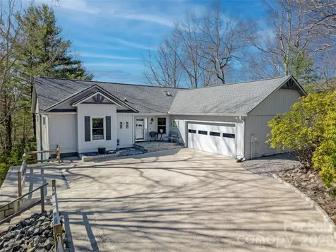 552 Kanasgowa Drive Brevard NC 28712