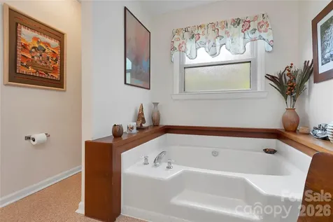 552 Kanasgowa Drive Brevard NC 28712