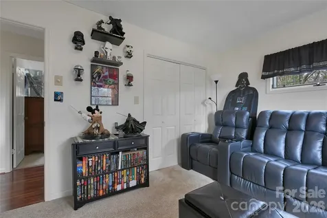 552 Kanasgowa Drive Brevard NC 28712