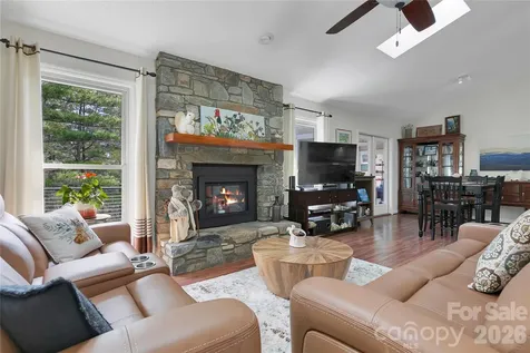 552 Kanasgowa Drive Brevard NC 28712