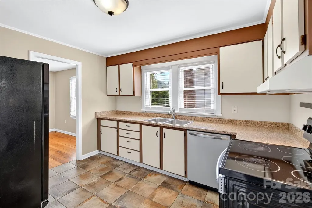 469 Kenilworth Road Asheville NC 28805