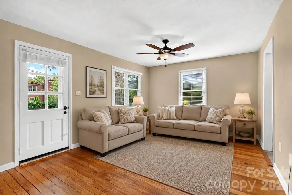 469 Kenilworth Road Asheville NC 28805