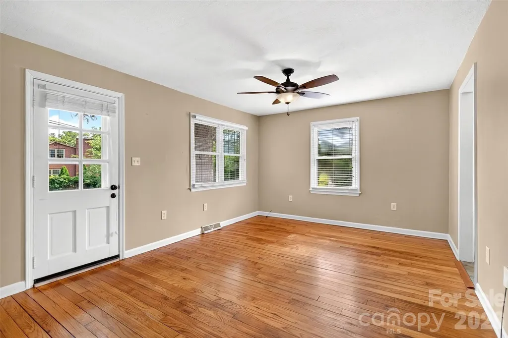 469 Kenilworth Road Asheville NC 28805