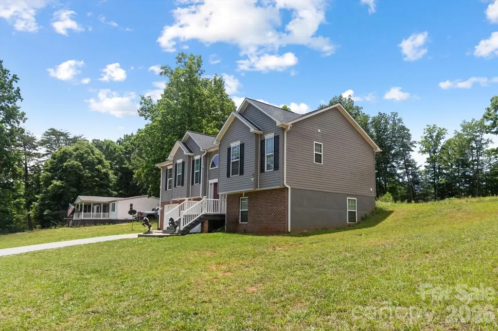 1223 Deer Park Road Nebo NC 28761