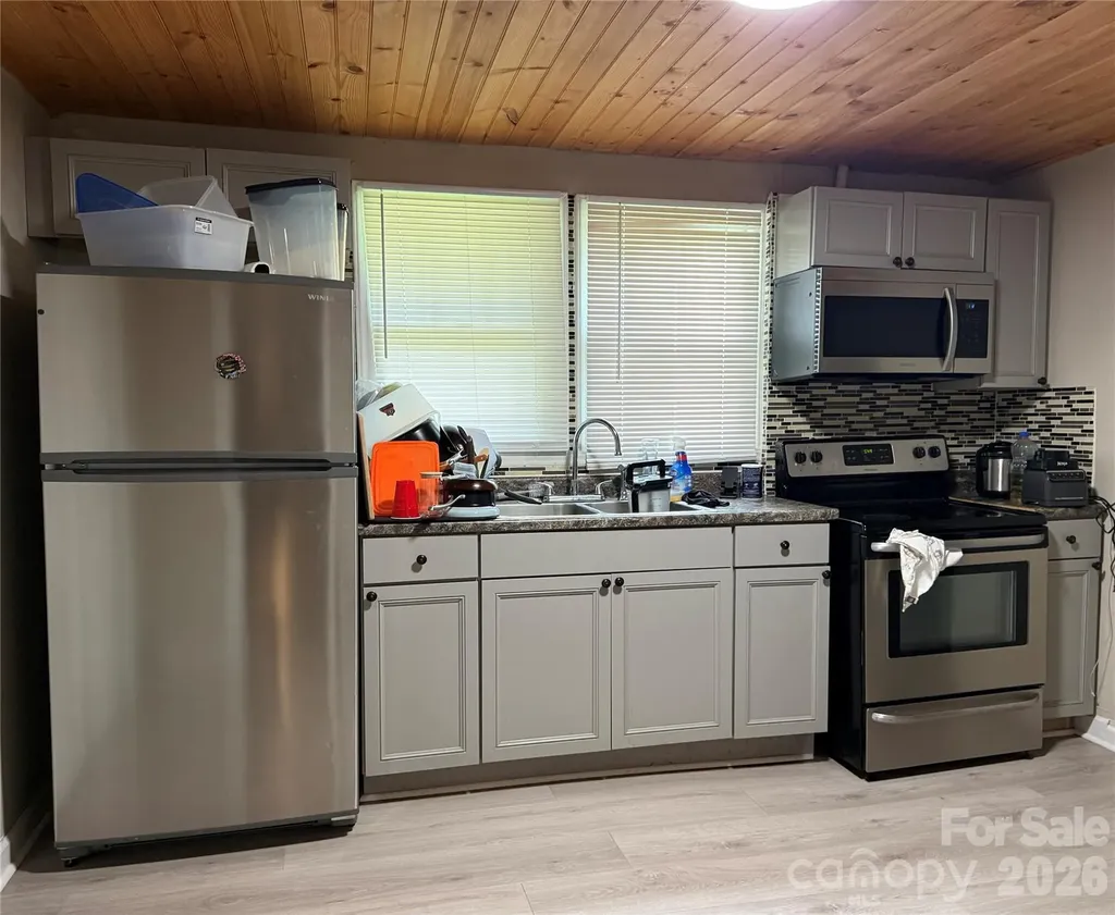 808 Harrisburg Drive SW Lenoir NC 28645