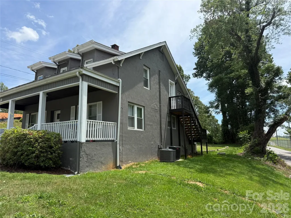 808 Harrisburg Drive SW Lenoir NC 28645