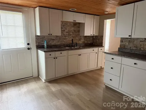808 Harrisburg Drive SW Lenoir NC 28645