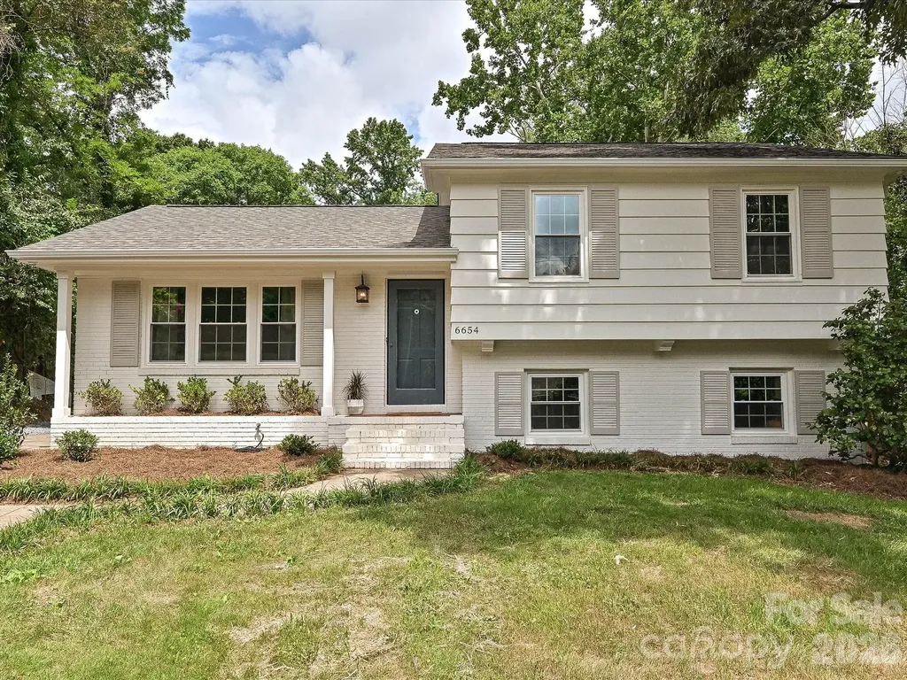 6654 Brookcrest Drive Charlotte NC 28210