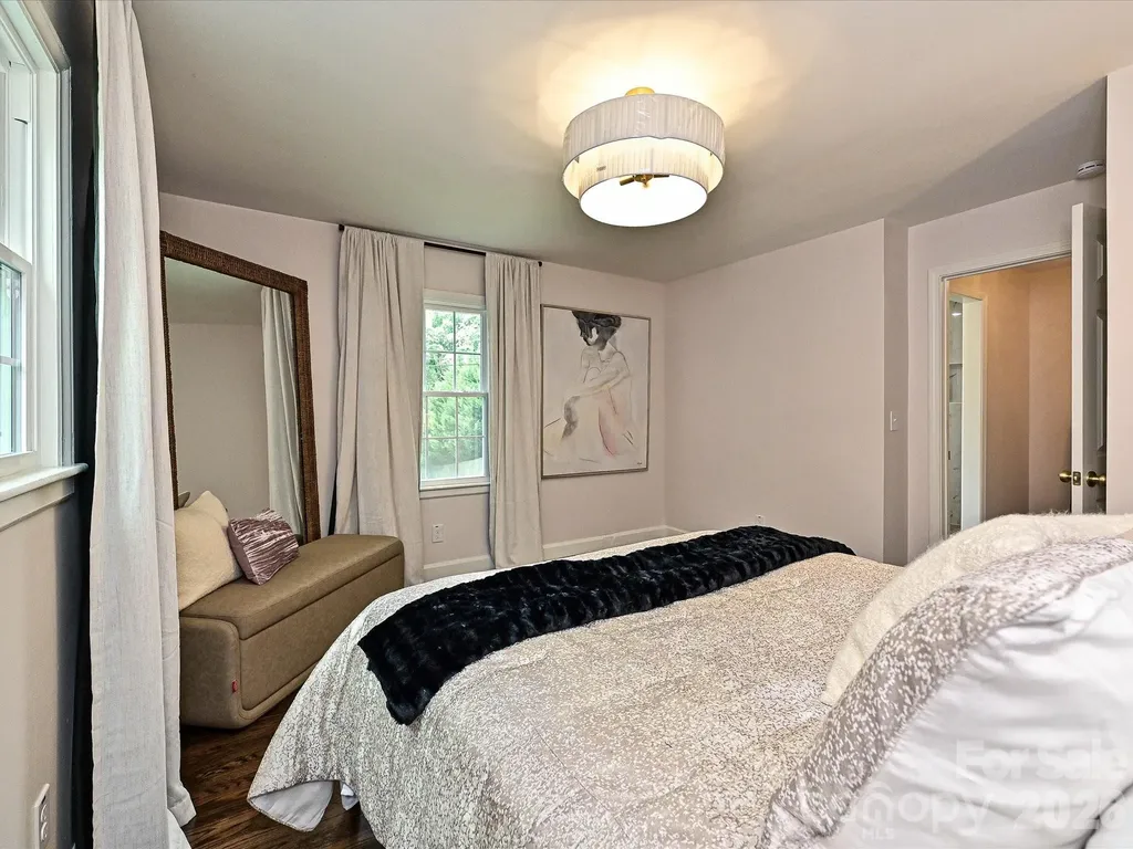 6654 Brookcrest Drive Charlotte NC 28210