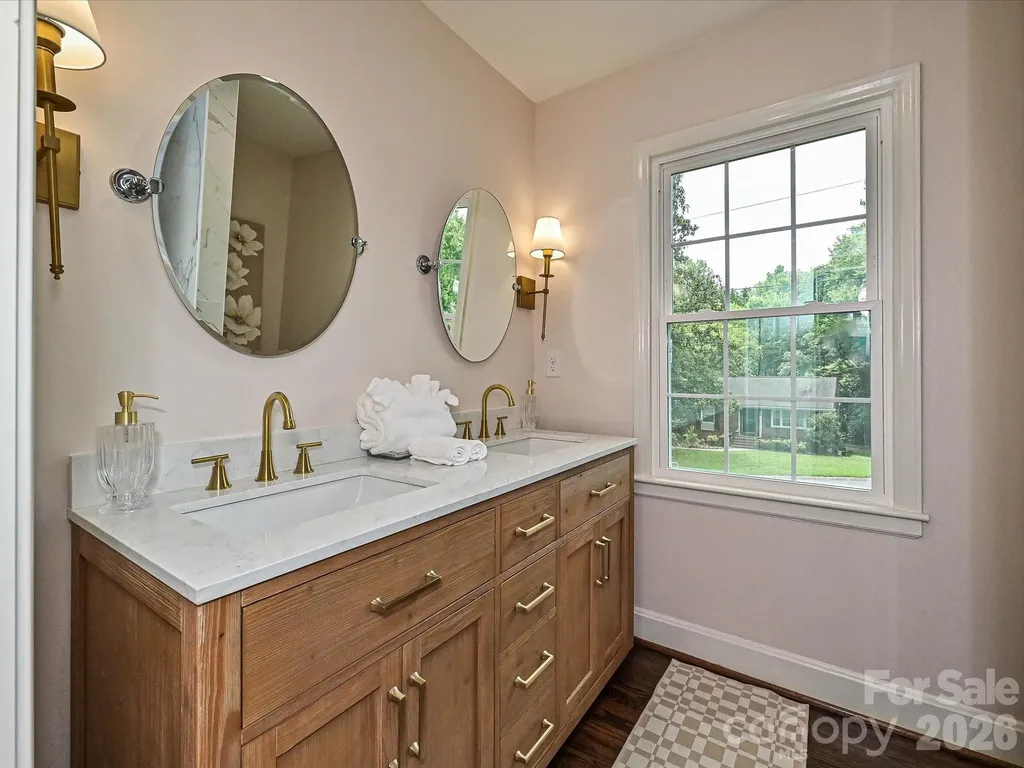 6654 Brookcrest Drive Charlotte NC 28210